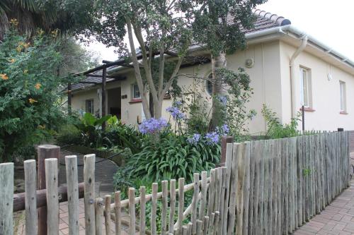 B&B Estcourt - At Home BB - Bed and Breakfast Estcourt