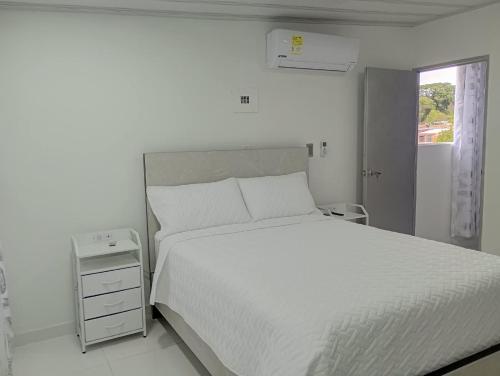 Apartasuite Moderno con Aire Acondicionado, WiFi 900MB y Acceso Autónomo
