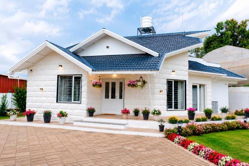 Exterior view, Blue Bells Ooty in Havelock