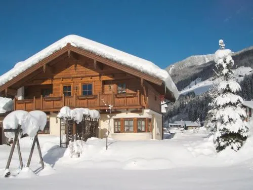 Cozy holiday apartment close to the slopes in Kleinarl, Österreich