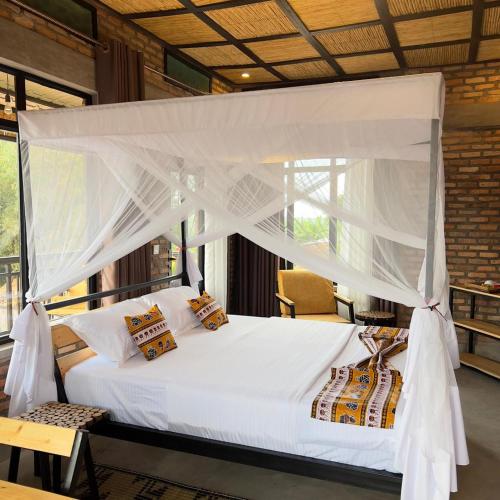 The Handcrafted Hotel by Azizi Life in Gitarama