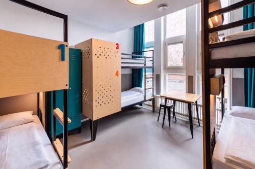 1 bunk bed