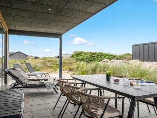 Balcony/terrace, Holiday Home Waldar - from the sea by Interhome in Hvide Sande