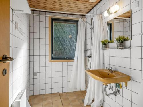 Fürdőszoba, Holiday Home Atreju - 2km from the sea by Interhome in Bedsted Thy