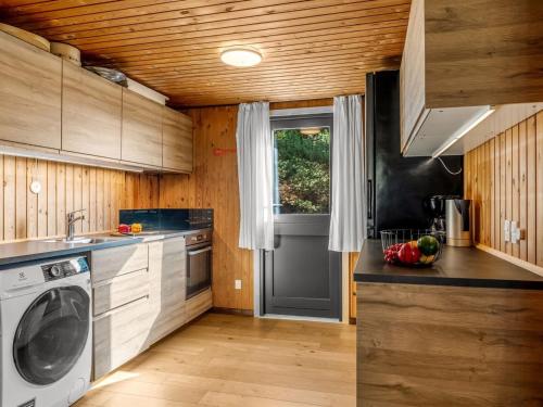 Konyha, Holiday Home Atreju - 2km from the sea by Interhome in Bedsted Thy