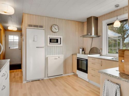 Konyha, Holiday Home Brunetta - 200m to the fjord by Interhome in Sillerslev