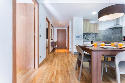 Barthe Holidays I Bonito apartamento con vistas en Arinsal 6PAX a pie de pistas, parking gratis I Ri in Arinsal