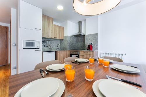Barthe Holidays I Bonito apartamento con vistas en Arinsal 6PAX a pie de pistas, parking gratis I Ri in Arinsal