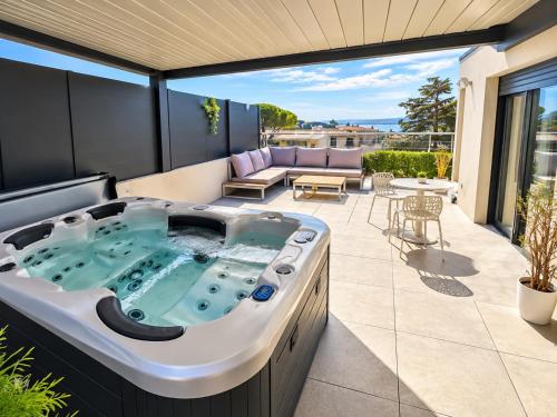 l'hippy chic jacuzzi superbe vue étang de Thau