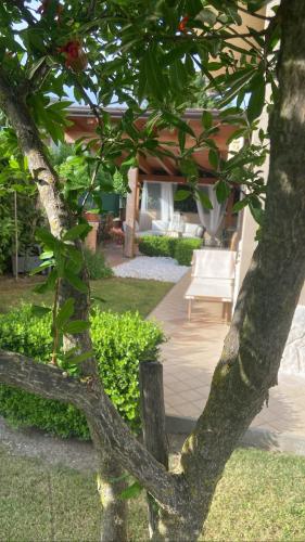 Villa Francesco Vacation Home in Монтезаркьо