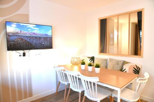 CARNOT T4 - Appartement Cannes Proche Palais & Plages 8P