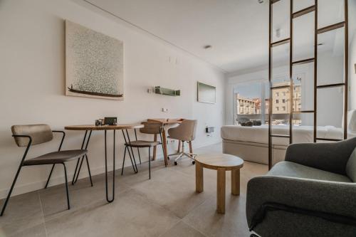 Renovated Studio with Terrace – Chueca