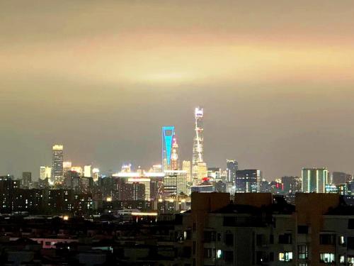 Mrs Li's Home -- Metro Line No 7 nearby --Shanghai University - Shanghai