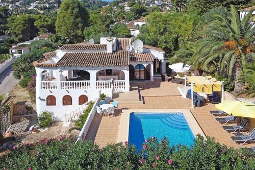 Beautiful villa near the sea and golf course