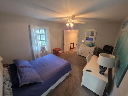 The Blue House in Bucks County, PA in Easton (PA)