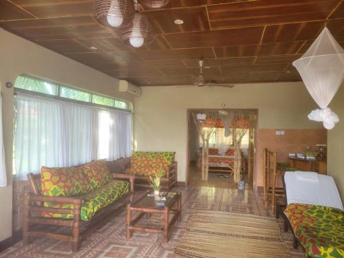 Sea Breeze Village Lodge in ウィネバ