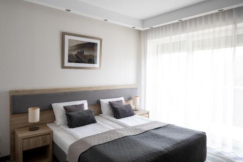 2 twin beds