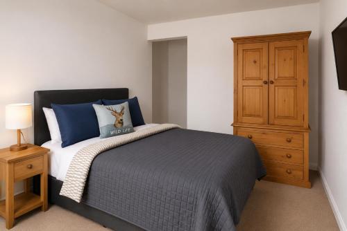 voodi, Woodside Cottage in Kildrummy