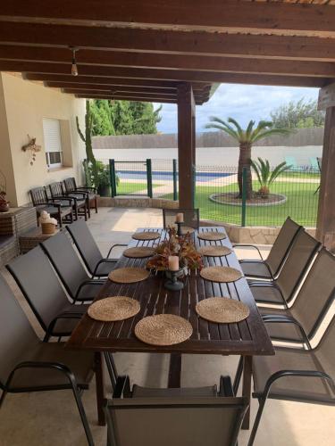 CASA DE SUEÑOS BENASHA, piscina, zona infantil, a tan solo 7 minutos de la playa