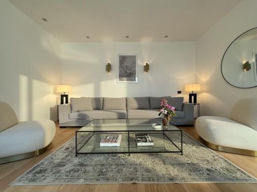 Chic duplex in milan center fashion district