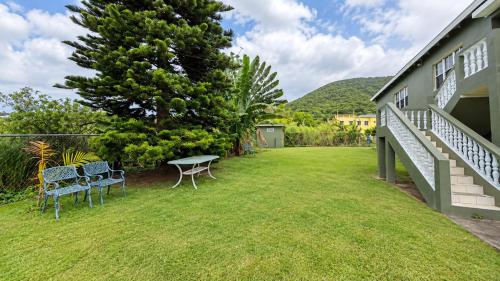 Kert, Cedar Grove 4BR Hillview Retreat in Ogees