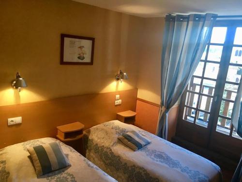 Hotel La Clairiere The 2-star Hôtel La Clairière offers comfort and convenience whether youre on business or holiday in Saint-Bonnet-Le-Chastel. The hotel offers guests a range of services and amenities designed to p