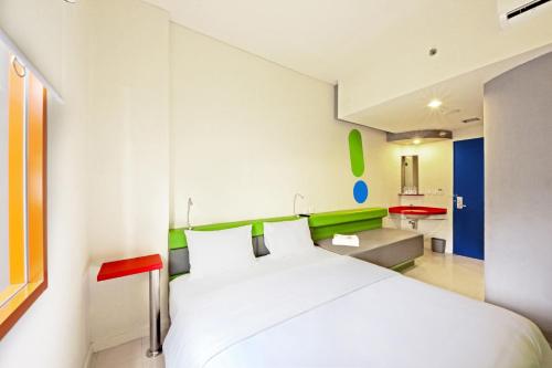 POP! Hotel Sangaji Yogyakarta near Pool Bar at Hotel Tentrem