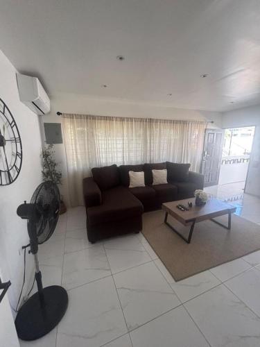 Luxe Suite at Hunny Bay Beach Front Resort in พริออรี