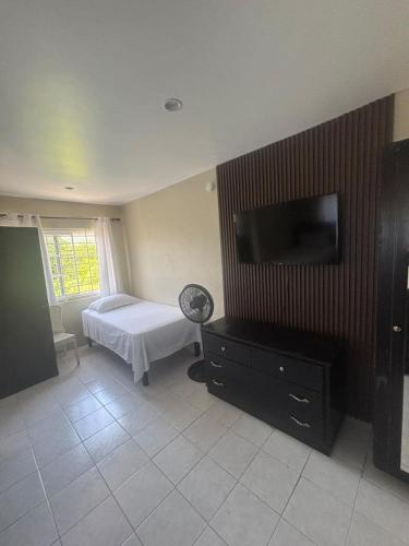 Hunny Bay Tropical Trio Three-Bed Suite in Priory