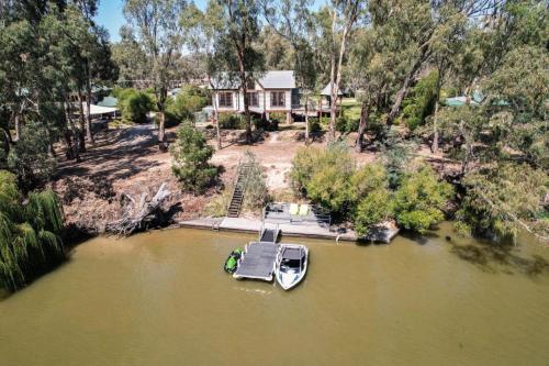 Banyandah - Echuca Holiday Homes in Roslynmead