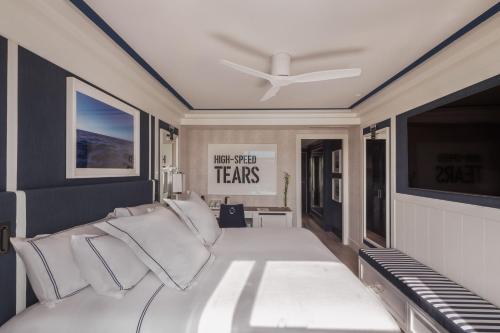 2 twin beds