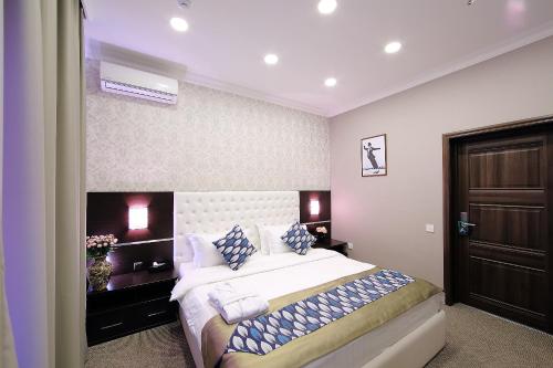Premier Hotel