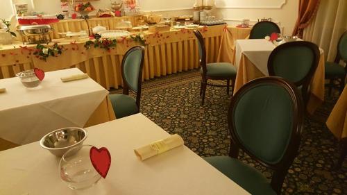Hotel Royal - image 2