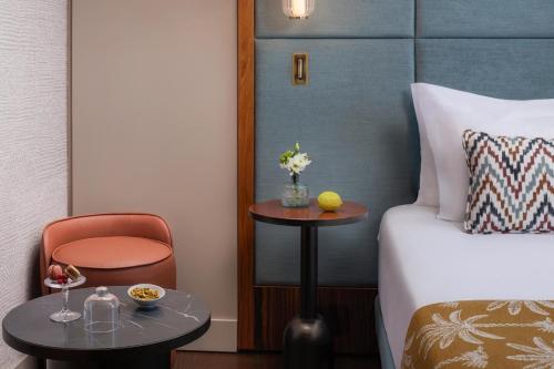 1 queen bed