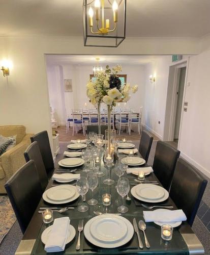 Hotelli välisilme, Haig & Riddle Cottage, sleeps up to 10 in Kilwinning