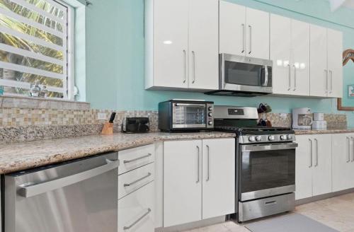 Paradise Palms STX Luxury 3BR Waterfront Villa in St. Croix
