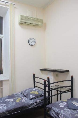 2 twin beds