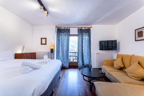 Barthe Holidays I Acogedor estudio en El Tarter 4PAX I Rústico, Vistas al valle, Parking I Esquirol