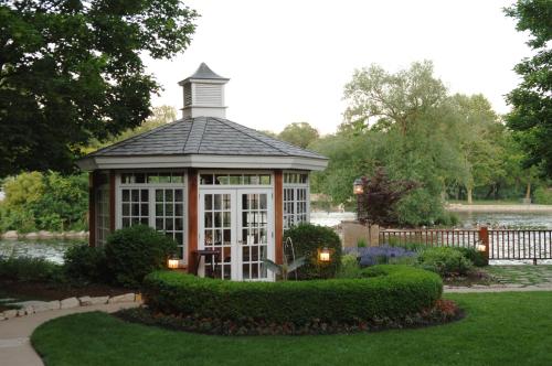 luxury hotels in Illinois