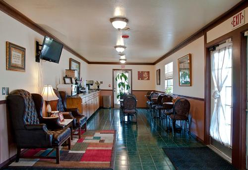 Regency Inn Eureka Springs - 로비