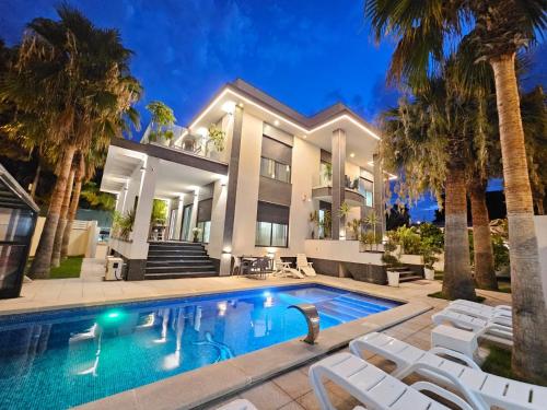 Exclusive Villa City, Beach & Golf