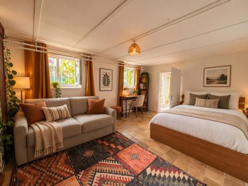 1 double bed, 2 sofa beds