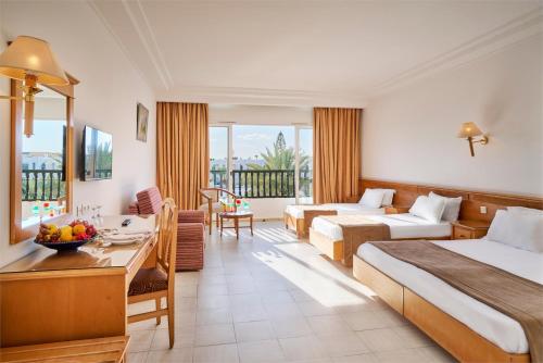Quad room, 4 beds