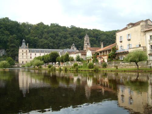L'Ecurie, Manoir de Longeveau gîte à louer Montignac-le-Coq