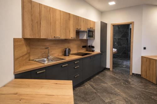ห้องครัว, 4 SMART HOTEL in โฮโดลานี