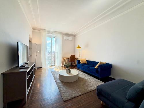 Classic Milanese Home with Balcony & City Views