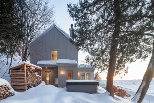 VILLA-29 Spa, Sauna, Sunset & Waterfront View in Sainte-Pétronille (QC)