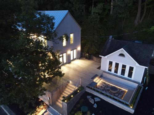 VILLA-29 Spa, Sauna, Sunset & Waterfront View in Sainte-Pétronille (QC)