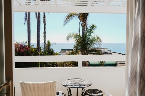 Laguna Cove Hotel in Laguna Beach