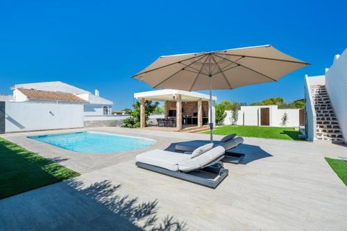 Villa with swimming pool, football field and outdoor kitchen